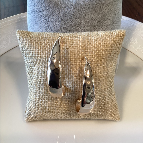 Earrings - Picture 7 of 9